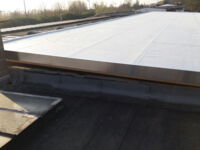 Flachdach mit einer Folienabdichtung